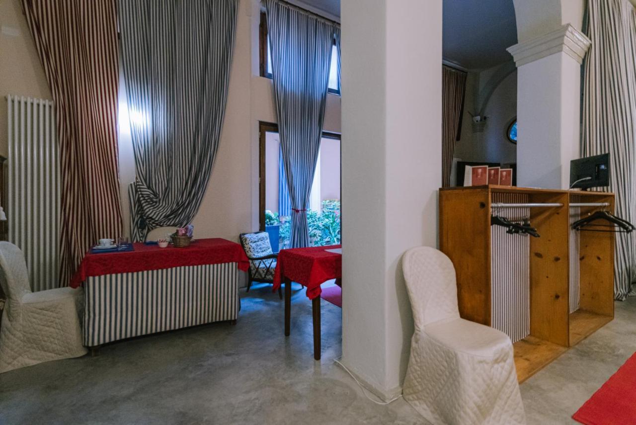Palazzo Romani Adami Фермо Экстерьер фото