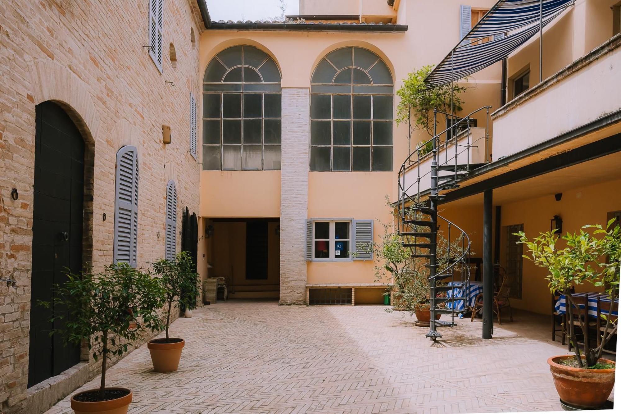 Palazzo Romani Adami Фермо Экстерьер фото